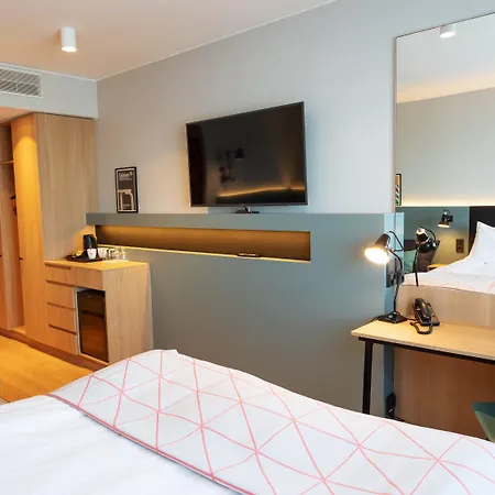 - Expo By Ihg Отель